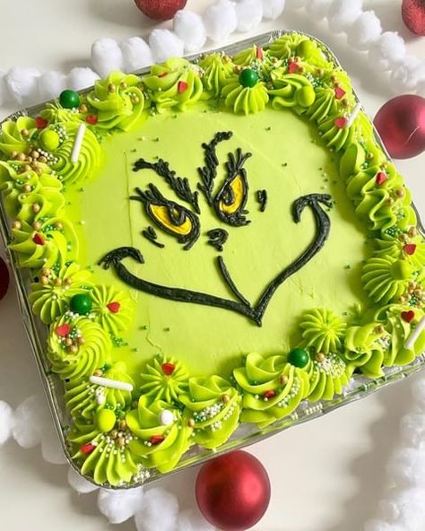 Grinch Sheet Cake Ideas, Christmas Cake Grinch, Grinch Birthday Cake Girl, Grinch Sheet Cake, Grinch Cakes Ideas, The Grinch Cake Birthday, Grinch Birthday Party Cake, Grinch Cake Ideas, Grinch Cakes