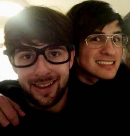 Ian Hecox and Anthony Padilla :) maybe they are nerds but they are my nerds!!! JK! They are crazy ,fun , amazing ,awsome ,creative ..should i continue? :D Ian And Anthony, Smosh Anthony, Queer Haircut, Youtube Quotes, Anthony Padilla, British Youtubers, Nerd Glasses, Tyler Oakley, Smosh