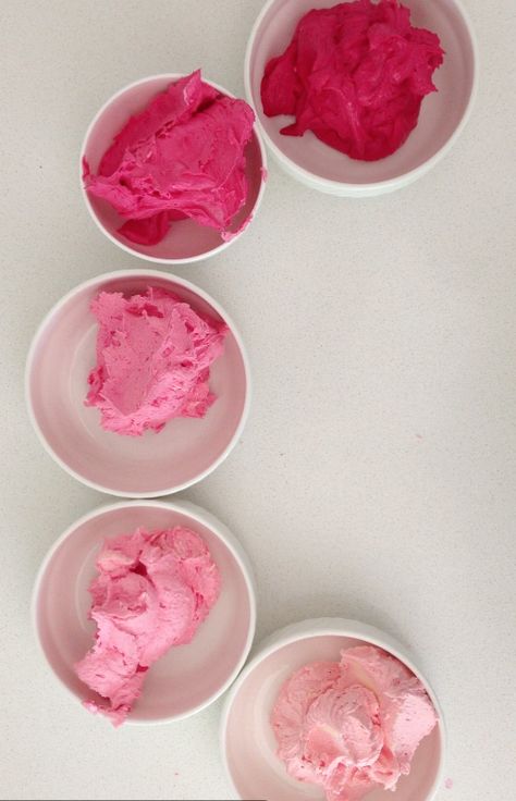 Hot Pink Icing, Pink Buttercream, Hot Pink Buttercream, How To Make Pink Frosting, Hot Pink Frosting, Diy Pink Birthday Cake, Pink Ombre Cake Birthday, Hot Pink Cakes, How To Make Pink