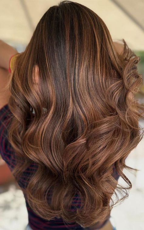 Dark Brown Hair With Light Brown, Dark Copper With Blonde Highlights, Copper Chocolate Brown Hair, Golden Balayage On Dark Hair, Brown Hair With Copper Balayage, Copper Caramel Hair, Chocolate Hair With Highlights, Hair Colour For Brown Skin, Brown Hair Colour Shades