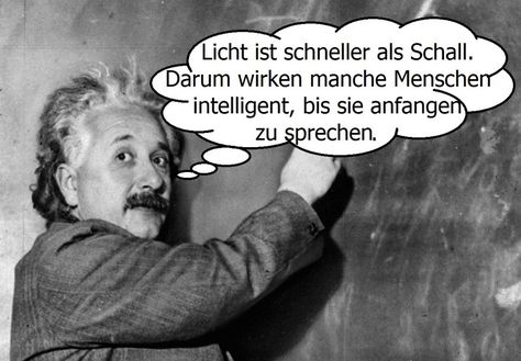 Albert Einstein schreibt eine Gleichung fuer die Dichte der Milchstrasse auf die Wandtafel im Carnegie Institute, Pasadena, Californien, am 14. Januar 1931. Der Begruender der Relativitaetstheorie, die er von 1914 bis 1916 entwickelte, erhielt 1921 fuer seine Beitraege zur Quantentheorie, besonders fuer seine Deutung des Photoeffekts, den Nobelpreis fuer Physik. Einstein wurde am 14. Maerz 1879 in Ulm geboren und starb am 18. April 1955 in Princeton. Seit 1940 war er amerikanischer ... Letter Of Gratitude, Removal Company, Smart Quotes, Beautiful Quote, Einstein Quotes, American Heroes, Fun Comics, Albert Einstein, Faith Quotes