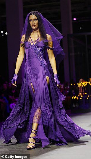 Versace Pink, Purple Gowns, High Fashion Dresses, Versace Fashion, Versace Dress, Irina Shayk, Emily Ratajkowski, Times Of India, Fancy Outfits