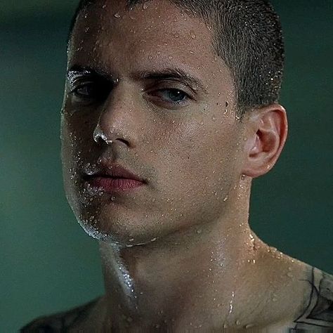 Prison Break 3, Michael Schofield, Wentworth Miller Prison Break, Michael And Sara, Leonard Snart, Michael Scofield, Dominic Purcell, W Two Worlds, Chefs Kiss