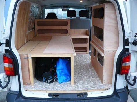 Kangoo Camper, Minivan Camper Conversion, Campervan Bed, Van Conversion Ideas, Kombi Motorhome, Camper Beds, Mini Vans, Minivan Camping, Campervan Ideas