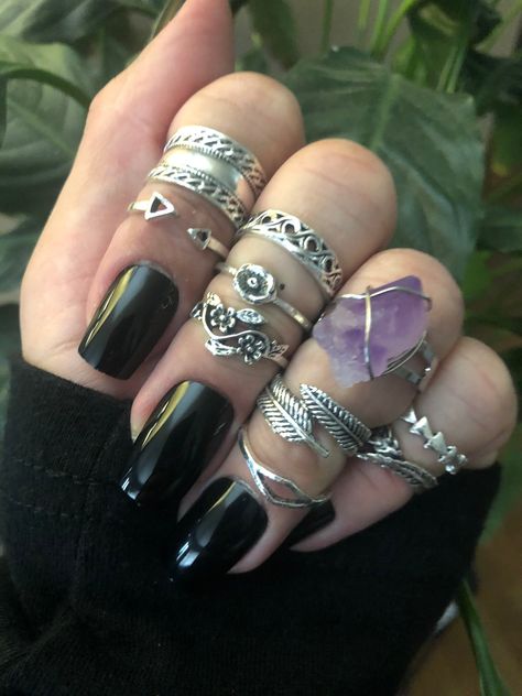 Lots Of Rings, Whimsical Goth Jewelry, Rings Gruge, Alternative Rings, Witchy Rings Jewelry, Witch Rings Aesthetic, Grunge Rings, Fairygrunge Rings, Grunge Rings Set