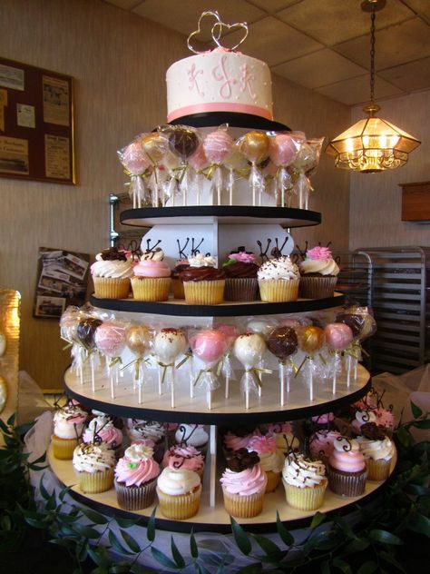 Cake Pop Display, Graduation Cake Pops, Perfect Cake Pops, Cake Pop Stand, Cake Pop Displays, Pop Cupcakes, Cake Pop Stands, Cupcake Display, Wedding Cakes With Cupcakes