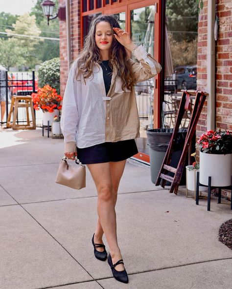 I’m super into these flats 👌🏼And because they’re @vivaia_official, you know they’re comfy 😉 Use code loveviv for 10% off a pair of your own. Wore this look to brunch with my family! 📸: @sharper1919 🖤Shoes: @vivaia_official 🖤Top: @darling 🖤Shorts: @bananarepublic 🖤Bag: @meliebianco 🖤Necklace: @mejuri 🖤Earrings: @studs . . #vivaiashoes #maryjaneshoes #summeroutfits #summeroutfitideas #summeroutfitinspo #styleinspiration #stylishmom #outfitideas #cuteoutfits #cuteoutfitideas Stylish Mom, Earrings Studs, Mary Jane Shoes, Summer Outfits, Cute Outfits, Style Inspiration, How To Wear, Quick Saves