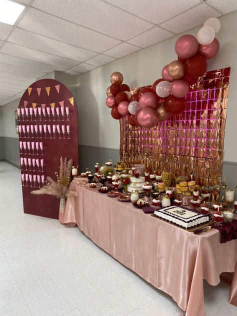 Pink And Maroon Graduation Party, Maroon Bachelorette Party, Rose Gold And Burgundy Party Decorations, Maroon Decorations Parties, Burgundy And Gold Graduation Party Ideas, Maroon Graduation Party Decorations, Maroon And Gold Graduation Party Ideas, Maroon Party Decorations, Rose Gold And Burgundy Party