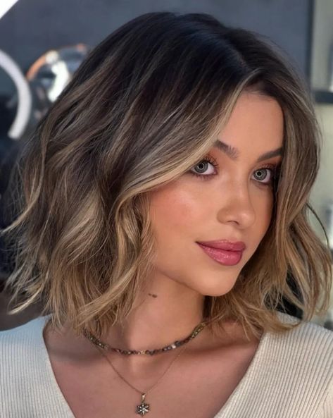 Short Hair For Round Face, Hair For Round Face, Brown Hair Color Shades, Red Hair Inspo, Cute Haircuts, Hair Color Shades, Short Hair Balayage, Short Hair Styles For Round Faces, Haircut And Color