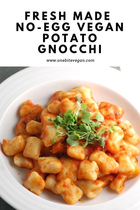 Vegan Potato Gnocchi, Gnocchi Italian, Orange Dip, Pasta Food Recipes, Gnocchi Vegan, Vegan Dinner Rolls, Vegan Gnocchi, Vegan Sauce, Vegan Italian Recipes