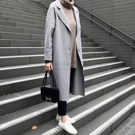 Light Grey Coat Outfit, Grey Wool Coat Outfit, Spring Coat Outfit, Grey Coat Outfit, Weekend Offer, Grey Winter Coat, Gray Wool Coat, Minimal Wardrobe, Gray Coat