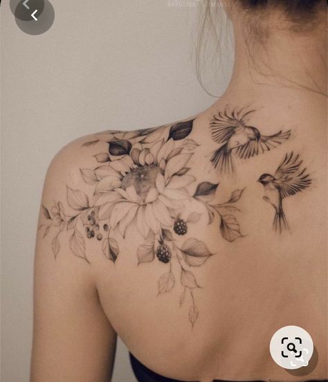 Back Shoulder Tattoos, Small Feminine Tattoos, Feminine Shoulder Tattoos, Tattoos Female, Floral Back Tattoos, Floral Tattoo Shoulder, Disney Sleeve, Flower Tattoo Shoulder, Floral Tattoo Sleeve