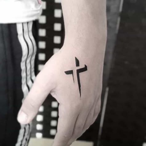 Faith Tattoo Designs, Christus Tattoo, Simple Cross Tattoo, Small Cross Tattoo, Tatuagem Masculina Pequena, Celtic Cross Tattoos, Forearm Band Tattoos, Saved Tattoo, Cross Tattoo For Men