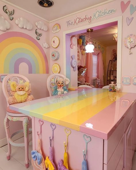 Rainbow House, Cool Room Decor, Pastel Home Decor, Maximalist Design, Pastel House, Cute Bedroom Ideas, Pastel Room, Tiny House Decor, Cute Bedroom Decor