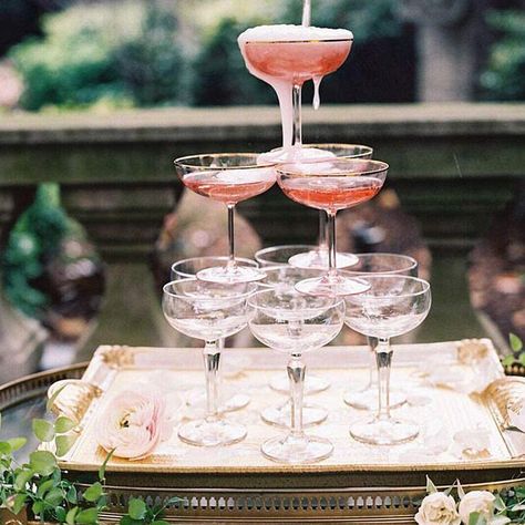 Pink Wine Glasses, Pink Desserts, Dessert Cup, Dessert Glasses, Champagne Coupe Glasses, Champagne Tower, Cocktail Glassware, Tower Design, Crystal Glasses