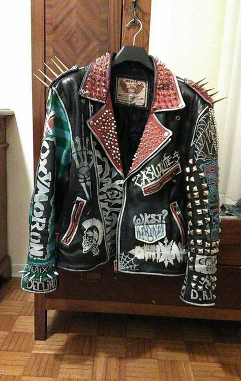 Spikes On Clothes, Spiked Jacket, Punk Leather Jacket, Battle Jackets, Punk Subculture, Punk Fashion Diy, Jacket Drawing, Studs And Spikes, Alt Clothes