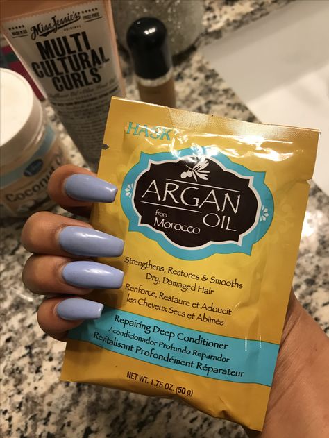 This deep-conditioning hair mask is awesome. Use 1-2 times a week to restore dry hair. Argon Oil from Morocco @raekayelani Deep Conditioning Hair Mask, Products For Hair, Argon Oil, Conditioning Hair, Natural Hair Beauty, Collar Bone, Skin Glow, Deep Conditioning, Beauty Body