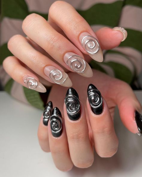 Chrome Spiral Nails, Spiral Nails, Gel Chrome Nails, White Nails With Gold, 3d Nail Art Designs, Builder Gel Nails, Hippie Nails, Nail Time, Clear Gel