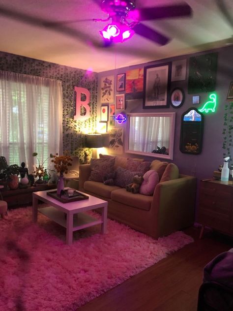 Y2k Aesthetic Living Room, Living Room Ideas Y2k, Aparmtnet Aesthetic, 2000s Living Room Aesthetic, Living Room Y2k, Y2k Living Room, Trippy Apartment, Room With Couch, Y2k Apartment