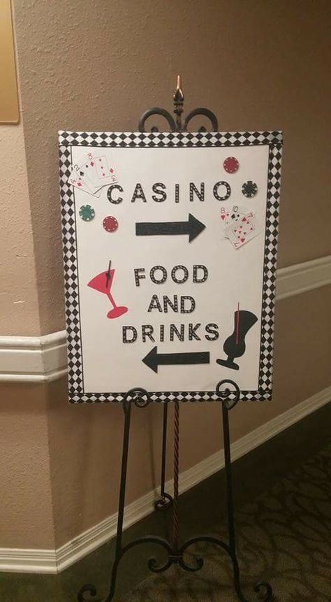 Blackjack Party Decorations, Vegas Diy Decorations, Casino Party Ideas Diy, Diy Casino Party Decorations, 20s Casino Theme Party, Poker Theme Decor, Poker Chip Decorations, Card Party Theme Decor, Men Casino Party