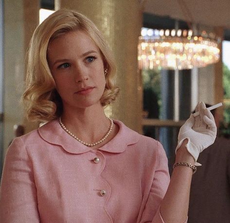 Speak Italian, Betty Draper, Boring People, January Jones, Don Draper, Mad Men Fashion, Italian Men, Aesthetic Women, Guy Pictures