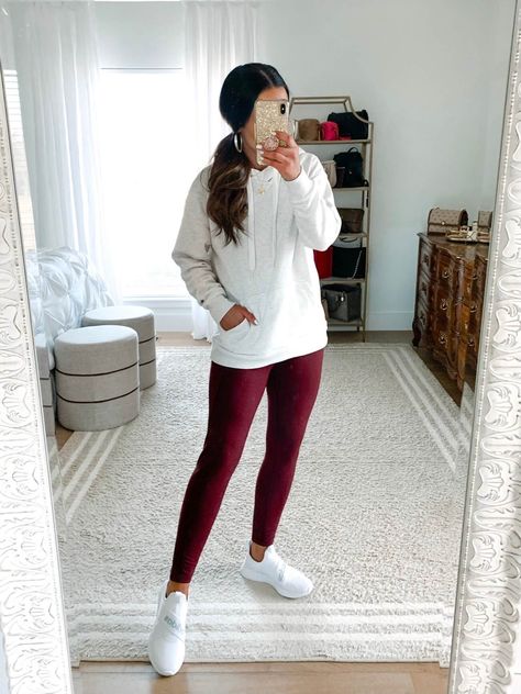 Coloured Leggings Outfit, Burgundy Leggings Outfit, Maroon Leggings Outfit, Red Leggings Outfit, Adidas Slip On Shoes, Long Flight Outfit, Cute Running Outfit, Outfits Leggins, Leggings Outfit Casual