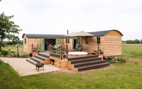 Large Shepherds Hut, Shepherds Hut Interior Ideas, Wooden Tiny House, Glamping House, Shepard Hut, Hut Ideas, Dome Houses, Pocket Neighborhood, Sunken Hot Tub