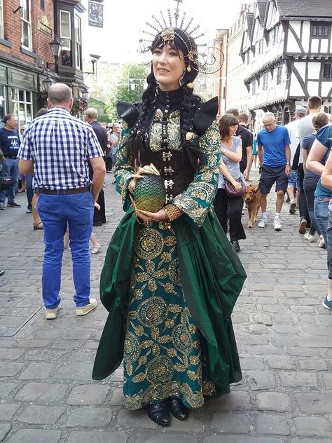 Steampunk festival Lincoln 2017 Japanese Steampunk Fashion, Indian Steampunk, Japanese Steampunk, Steampunk Japanese, Asian Steampunk, Asian Steampunk Concept Art, Larp Fashion, Steampunk Festival, Creative Poses