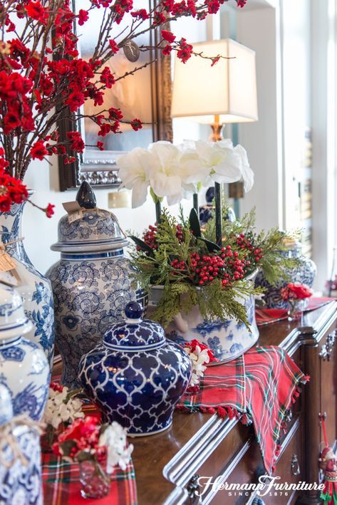 Blue China Christmas Table, Christmas Chinoiserie Decor, Tartan And Chinoiserie Christmas, Chinoiserie Christmas Decor, Red White And Blue Christmas, Tartan Christmas Decorations, Christmas Chinoiserie, Blue White Christmas, Christmas Interior Decor