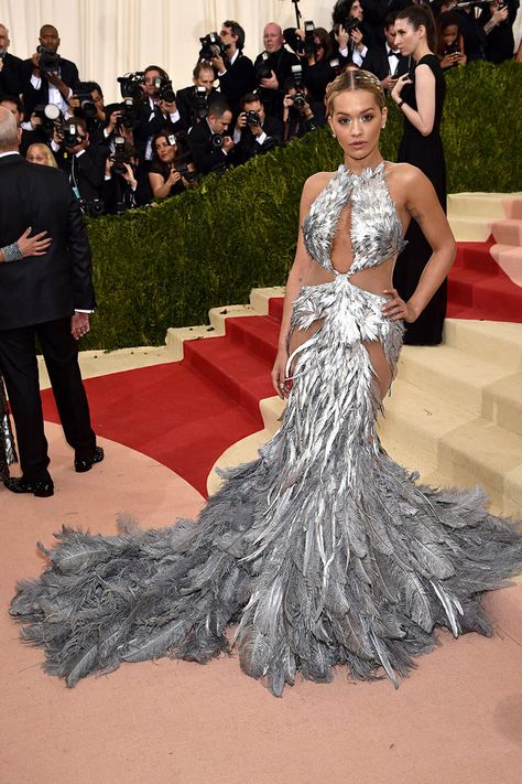 Revealing Dresses, Met Gala Outfits, Met Gala Red Carpet, 2016 Trends, Costume Institute, Rita Ora, Kate Hudson, Gala Dresses, Silver Dress