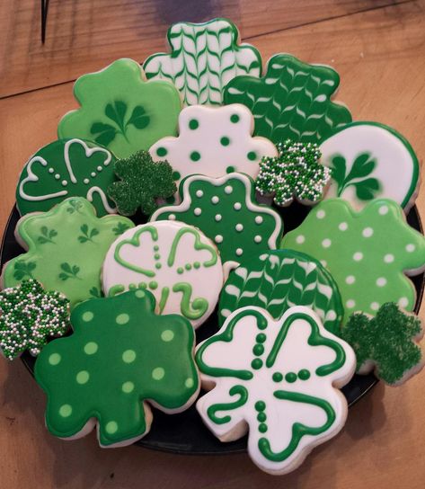 St Patrick's Day | Cookie Connection St Patricks Day Cookies, Poppy Seed Cookies, Shamrock Cookies, St Patrick's Day Cookies, Coconut Biscuits, St Patrick Day Treats, Cookie Decorations, St Patricks Day Food, Sugar Cookie Ideas