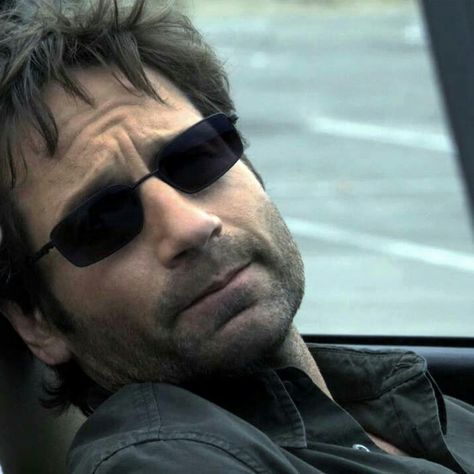 David Duchovny ❤ ❤ ❤ Hank Moody, Nurse Jackie, Fox Mulder, Dana Scully, David Duchovny, X Files, A Fan, Television Show, Square Sunglasses Men