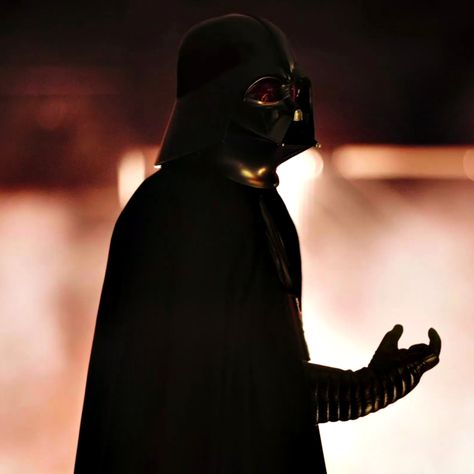 Xbox Pfps, Star Wars Pfp, Anakin Darth Vader, Darth Vader Anakin Skywalker, Darth Vader Anakin, Anakin Skywalker Darth Vader, Anakin Vader, Star Wars Aesthetic, Dark Vador