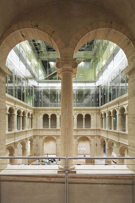 Harvard Art Museums Renovation and Expansion | Renzo Piano + Payette | Image © Michel Denancé Boston Harvard, Renovation Architecture, Harvard Art Museum, Renzo Piano, Art Museums, Casa Container, Museum Architecture, Adaptive Reuse, Patio Interior