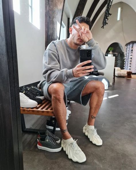 Yeezy 350 Zebra Outfit Men, Yeezy 450 Outfit Men, 450 Yeezy Outfit, Yeezy 350 V2 Outfit Men, Yeezy 500 Outfit Mens, Yeezy Outfit Men, Yeezy 450 Outfit, Futuristic Footwear, Airport Outfit Men