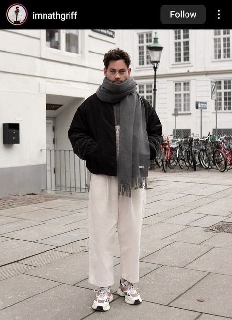 Men Outfits With Scarfs, Men Outfit With Scarf, Winter Scarf Outfit Men, Scarf Man Outfit, Street Style London 2024, Scarf Outfits Men, Men’s Scarf Outfit, Men Scarf Outfit, Masc Winter Outfit