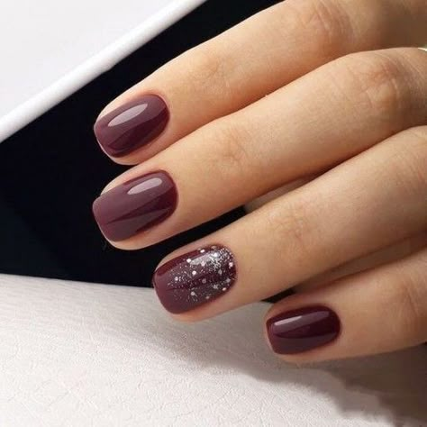 50  Stylish Christmas Nail Colors and How To Do Them Burgundy Nail Designs, Dark Nail Designs, Christmas Nail Colors, Nails Dark, French Pedicure, Wine Nails, Winter Nails Acrylic, Makijaż Smokey Eye, Burgundy Nails