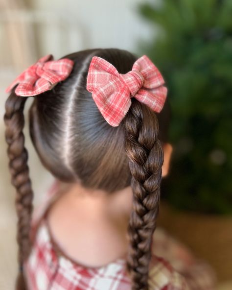 One of my favourite pigtail sets… just love the colour of these bows! ❤️ Thank you @mamasgirltribe2_ for these wonderful photos! Our Christmas collection is LIVE and you can shop now at ✨bowsocute.co ✨ #HandmadeBows #HandmadeBaby #BabyBows #BowSoCute #GirlMum #HairBows #ChristmasBows #HairClips Baby bows, handmade hair accessories, toddler outfit ideas, UK small business, bows Bows For Girls, Handmade Hair Accessories, Handmade Bows, Christmas Bows, Girls Bows, Christmas Collection, Baby Bows, Handmade Baby, Toddler Outfits