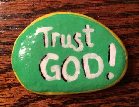 Inspirational Rocks, Group Crafts, Christian Board, Paint Rocks, Diy Rock Art, Bible School Crafts, Christian Rock, Rock Painting Ideas, Painted Rocks Craft