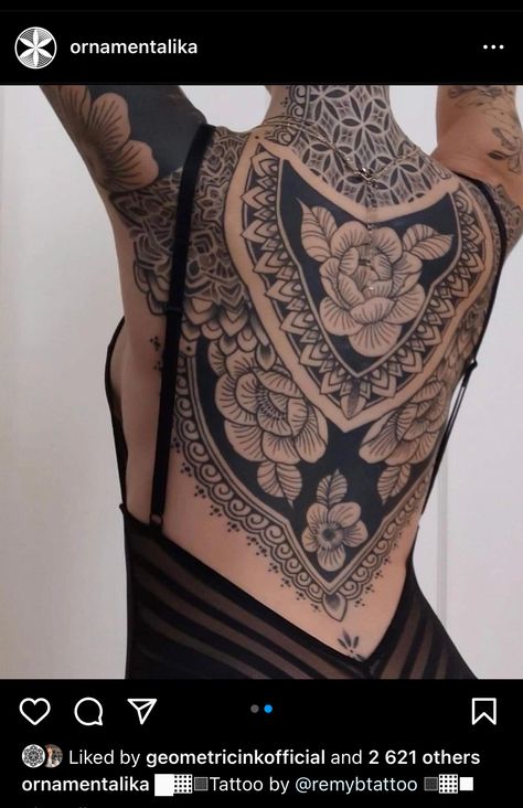 Women Upper Back Tattoo Ideas, Women Backpiece Tattoo, Full Back Tats Women, Women’s Upper Back Tattoo, Geometric Back Tattoo Women, Women's Back Piece Tattoo, Ornamental Backpiece Tattoo, Symmetrical Spine Tattoo, Mythology Back Tattoo