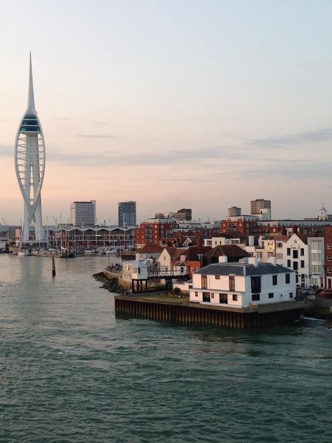 Best Itinerary for a Day Out in Portsmouth | Day Out in England Portsmouth Harbour, Portsmouth England, Visit Uk, Personal Investigation, Visiting England, Escape Rooms, Travel England, Family Friendly Activities, Future World