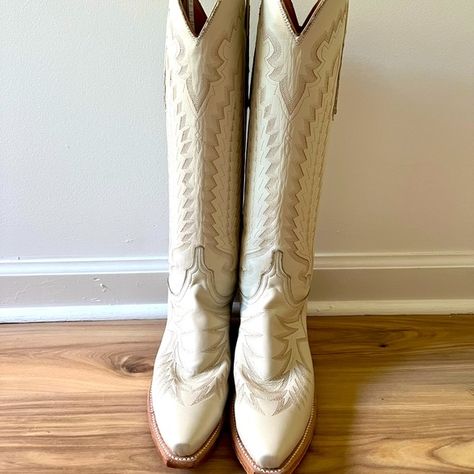 **NEW NEVER WORN w/ TAGS** Lucchese Priscilla Cream Glitz size 10B White Lucchese Boots, Luchesse Boots Priscilla, Luchesse Boots Womens Outfit, Lucchese Priscilla Boots, Lucchese Priscilla Boots Outfit, Lucchese Boots Womens Outfit, Lucchese Boots Womens, Luchesse Boots, Women Boots Outfit