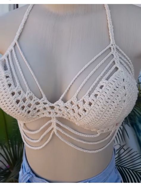 Crochet Bra Cup, Crochet Bra Pattern, Crochet Halter Top Pattern, Yarn Clothes, Halter Top Pattern, Top A Crochet, Crochet Bathing Suits, Crochet Bra, Crochet Clothing And Accessories