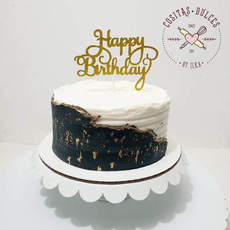 Black and white birthday cake for men Decent Cakes For Men, Customised Cakes For Men, White Birthday Cake For Men, Black And White Cake For Men, Black And White Theme Cake, Men Birthday Cake Ideas Guys, Minimalist Cake Birthday Men, Masculine Cakes For Men, Simple Cake Designs For Men