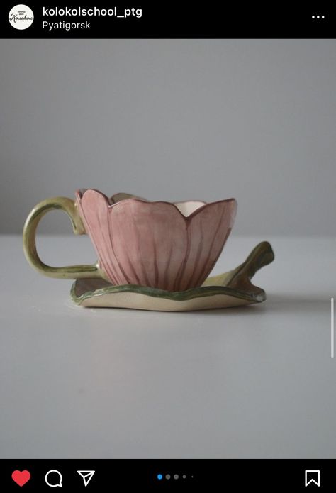 Tea Cup Handmade, Flower Ceramic Mugs, Pinch Pot Tea Cups, Flower Cup Ceramic, Mugs Out Of Clay, Mugs Ceramic Ideas, Cute Ceramic Mugs Handmade, Clay Mug Ideas Aesthetic, Flower Mugs Pottery