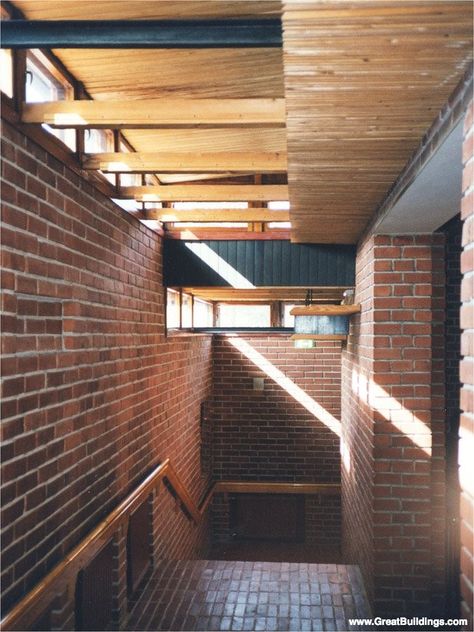 Saynatsalo Town Hall by Alvar Aalto: Collaboration in Architecture Alvar Aalto Interior, Alvar Aalto House, Alvar Aalto Architecture, Narrow Staircase, Roof Shapes, Brick Facade, The Architect, Alvar Aalto, Exposed Brick