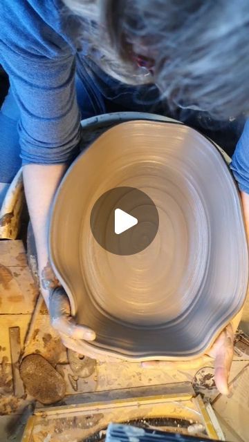 Kajsa Leijström on Instagram: "Stretching a freshly thrown plate to become oval. It's been a while since I last showed this technique #keraleij_potteryvideo" Pottery Plates Wheel, Ceramic Throwing, Pottery Instagram, Surface Decorations, Clay Bowls, Pottery Platter, Oval Plate, Pottery Projects, Wheel Throwing