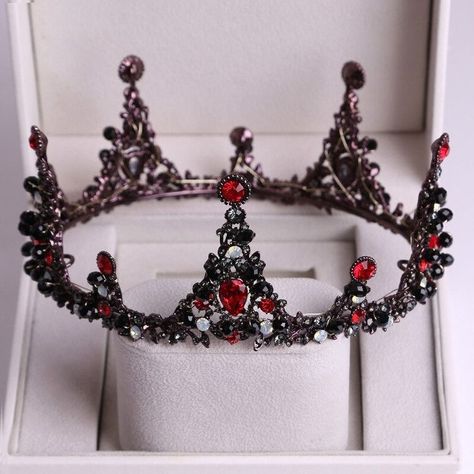 Western Wedding Jewelry, Vampire Life, Veil Tiara, Rhinestone Veil, Wedding Hairstyles With Crown, Headband Wedding Hair, Bridal Crown Tiara, Hair Accessories Tiara, Bridal Tiaras