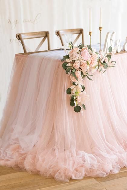 Tulle Table Runner, Main Table Wedding, Tulle Table Skirt, Party Cake Table, Tulle Table, Handmade Bouquet, Head Table Wedding, Handmade Bouquets, Flowers Real