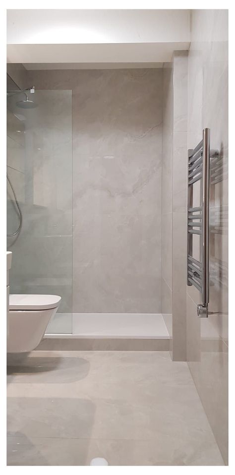 Little Bathroom Ideas, White And Chrome Bathroom, Large Tile Bathroom, Light Grey Bathrooms, Gray Shower Tile, Small Ensuite, Bathroom Condo, Small Bathroom Tiles, Grey Bathroom Tiles